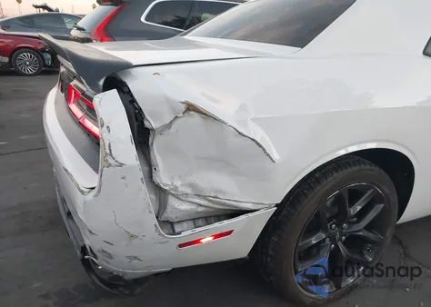 2023 Dodge Challenger Sxt z USA, uszkodzony, nr VIN 2C3CDZAGXPH693171